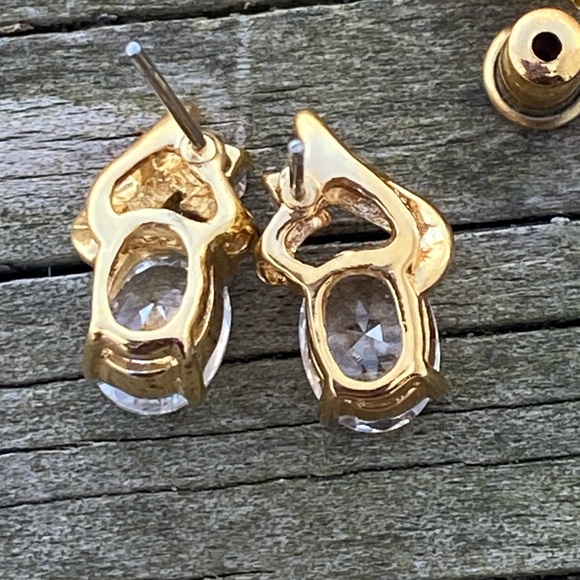 Cubic Zirconia earrings gold plated stud earrings - Picture 6 of 6